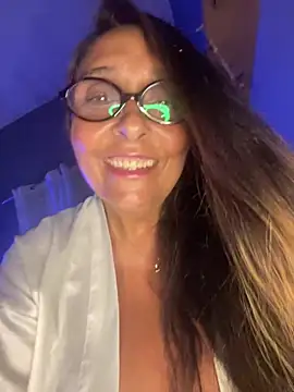 Annalua73 online show from January 8, 2026, 11:29 pm