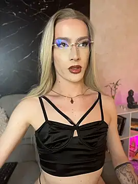 Alana Stone online show from July 22, 2026, 8:00 pm