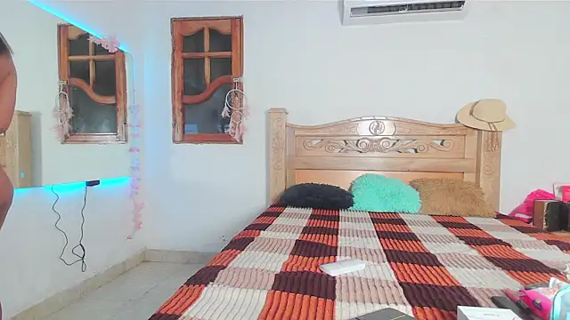 bratz glloe online show from April 21, 2026, 2:37 am