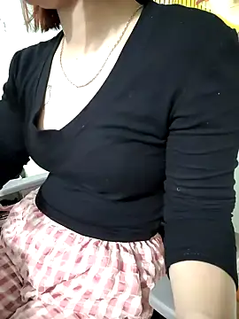 -LunaLust online show from February 2, 2026, 8:35 am