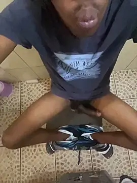 Snapshot of BigAndBeaut chatting on April 22, 2026, 8:28 am BigAndBeaut online show from April 22, 2026, 8:28 am