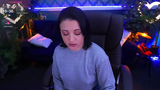 Dafni Monn online show from March 23, 2025, 6:37 am