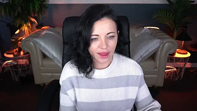 Dafni Monn online show from April 23, 2026, 5:52 am