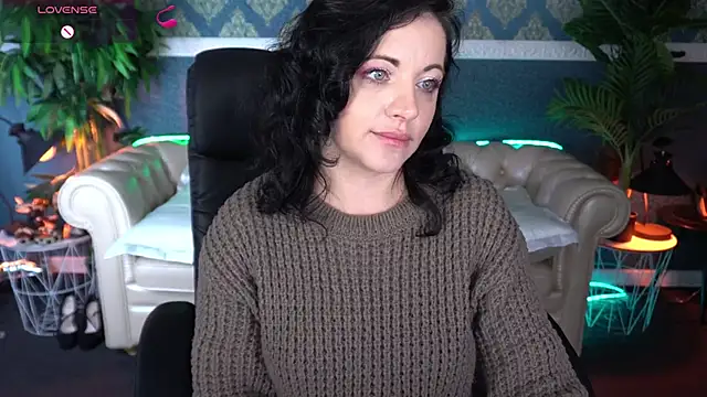 Snapshot of Dafni_Monn chatting on April 30, 2026, 5:47 am Dafni Monn online show from April 30, 2026, 5:47 am