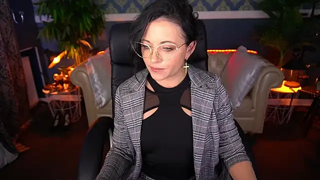 Snapshot of Dafni_Monn chatting on May 26, 2026, 5:36 am Dafni Monn online show from May 26, 2026, 5:36 am