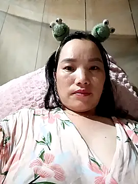 yu--yo online show from February 15, 2026, 9:44 pm