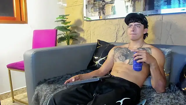 elliot colton online show from March 27, 2026, 6:07 pm