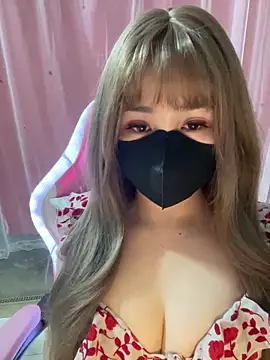 -Violet-t online show from April 12, 2026, 1:05 pm