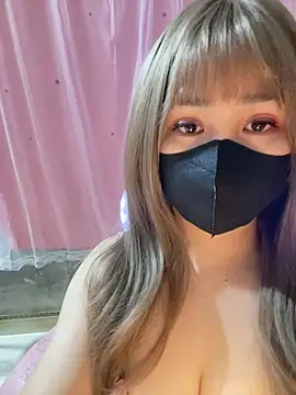 -Violet-t online show from April 18, 2026, 1:37 pm