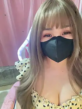 -Violet-t online show from April 19, 2026, 2:27 pm