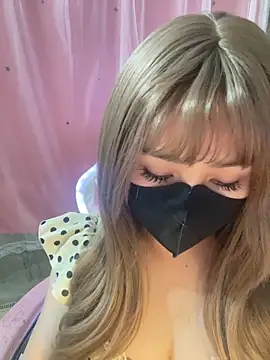 -Violet-t online show from April 21, 2026, 1:39 pm