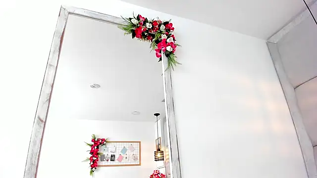 IvonneOwen online show from April 18, 2026, 3:32 am