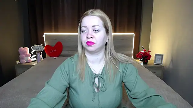 OliviaVerr online show from March 3, 2026, 1:17 pm