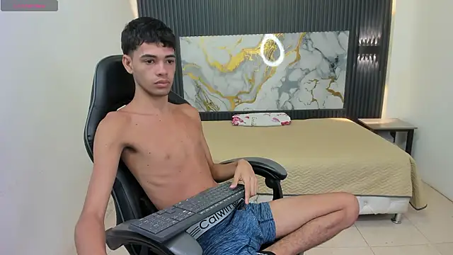 Dark Desiree18 online show from March 5, 2026, 12:12 pm