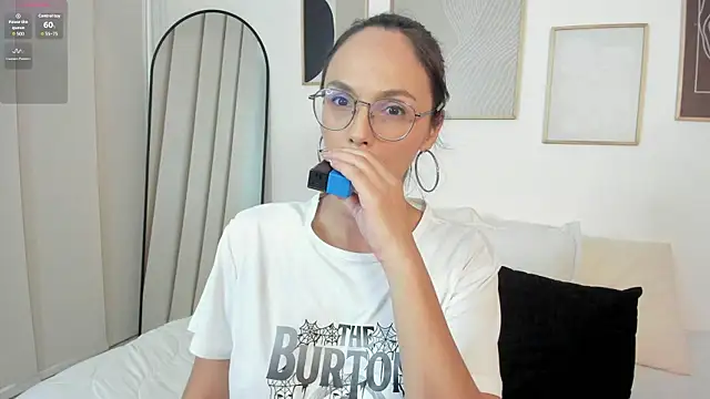 Julianneharris online show from March 1, 2026, 2:41 pm