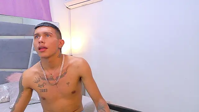 Scook Gray  online show from January 8, 2026, 11:51 pm