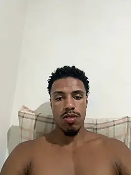 LorenzoBlack27 online show from April 19, 2026, 11:29 pm