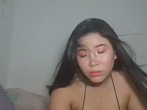 Zyeiii online show from February 28, 2026, 6:14 am