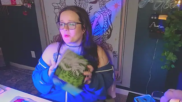 HazeyViolet333 online show from March 27, 2026, 9:14 pm