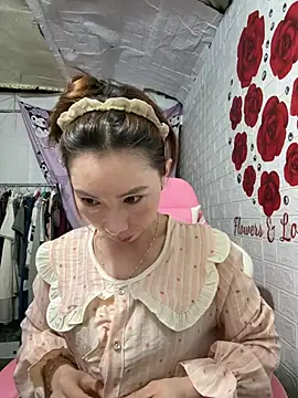 Adela-222 online show from May 19, 2026, 2:29 am