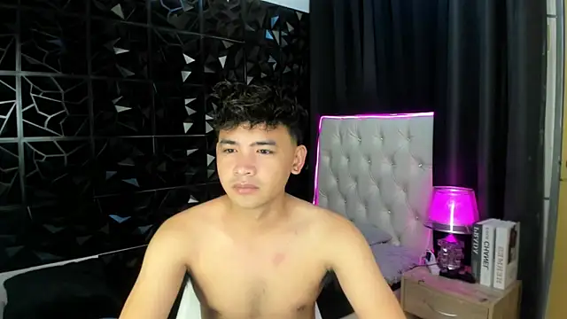 davincihugecock online show from February 2, 2026, 6:01 am