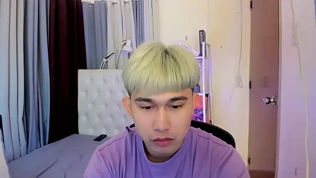 davincihugecock online show from April 21, 2026, 1:53 am