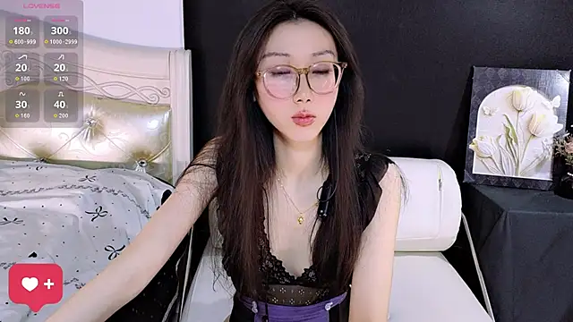 Queenbb88 online show from April 28, 2026, 11:37 am