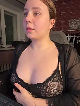 AnnaSeint online show from February 17, 2026, 5:19 pm