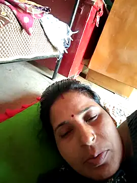 Snapshot of Reena_lodha chatting on April 22, 2026, 11:01 am Reena lodha online show from April 22, 2026, 11:01 am