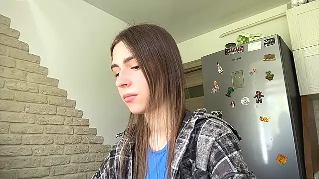 ElsieKuhlmann online show from April 25, 2026, 12:08 pm