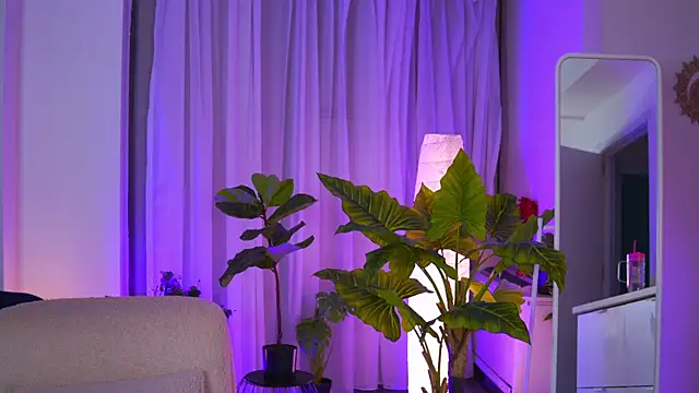 Snapshot of Arabian_Rose chatting on July 29, 2026, 8:18 pm Arabian Rose online show from July 29, 2026, 8:18 pm