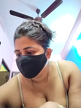 pinkihot23 online show from March 7, 2026, 4:53 am