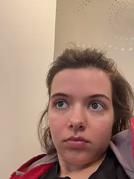 LadyinBed99 online show from February 5, 2026, 1:27 pm