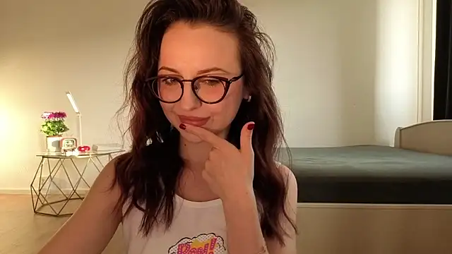 Snapshot of Satin_Sin chatting on May 4, 2026, 5:09 pm Satin Sin online show from May 4, 2026, 5:09 pm