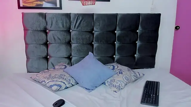 Scarlett 3X online show from January 10, 2026, 7:37 pm