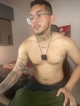 EvanVelvet online show from March 18, 2026, 11:08 pm