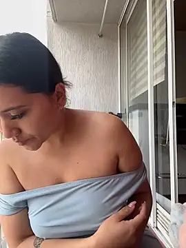 Veronica Wins  online show from April 21, 2026, 7:17 pm