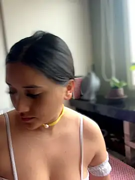 Veronica Wins  online show from May 29, 2026, 2:04 pm