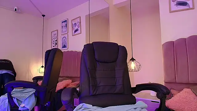 Hanabie  online show from February 10, 2026, 3:21 am