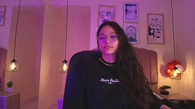 Hanabie  online show from April 17, 2026, 3:20 am