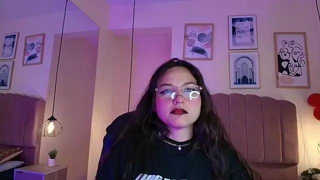 Hanabie  online show from April 22, 2026, 3:20 am