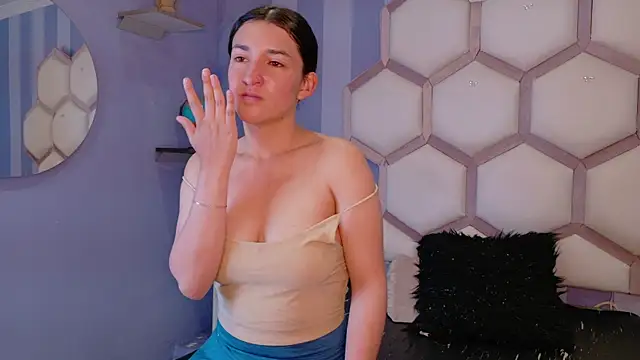 yvi taylor online show from April 10, 2026, 11:48 am