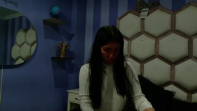 yvi taylor online show from April 24, 2026, 2:19 pm