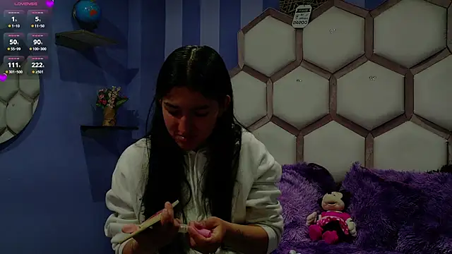 yvi taylor online show from April 29, 2026, 11:58 am