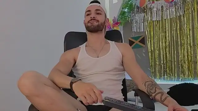 Apolo lux1 online show from April 19, 2026, 6:43 pm