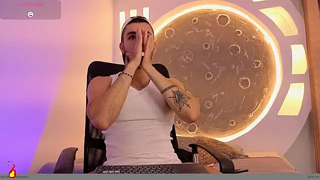 Snapshot of Apolo_lux1 chatting on July 9, 2026, 8:35 pm Apolo lux1 online show from July 9, 2026, 8:35 pm