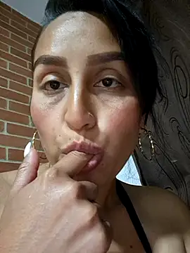 LunaRouuse  online show from March 8, 2026, 2:04 am