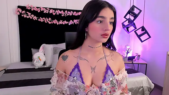 Abriil cutee online show from April 6, 2026, 1:23 pm