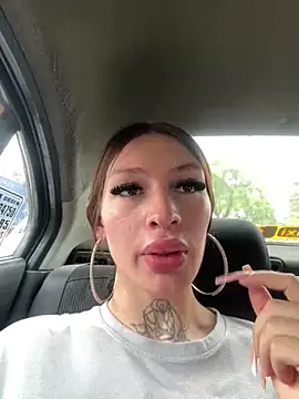 lizz lunna online show from April 23, 2026, 4:42 pm