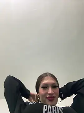 lizz lunna online show from April 24, 2026, 4:48 am